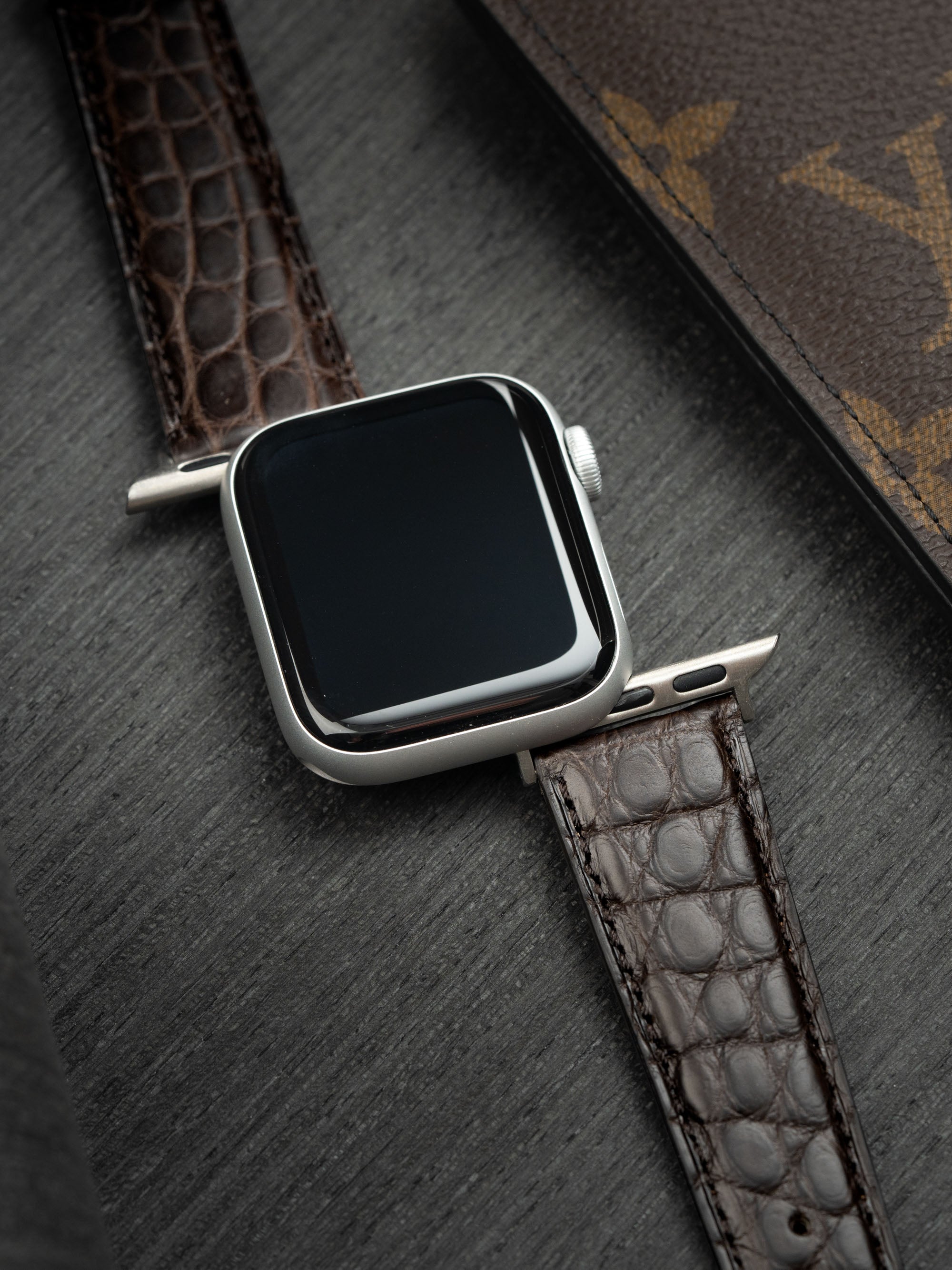 Mocha - Luxury walnut wood watch with leather strap - Wils Fabrik